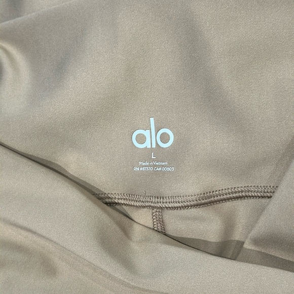 ALO 7/8 HighWaist Legging - Picture 4 of 10